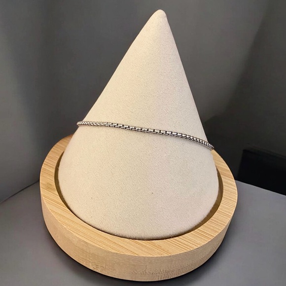 Stainless Steel box chain 8 inch 2mm width bracelet - Silver - Picture 2 of 6